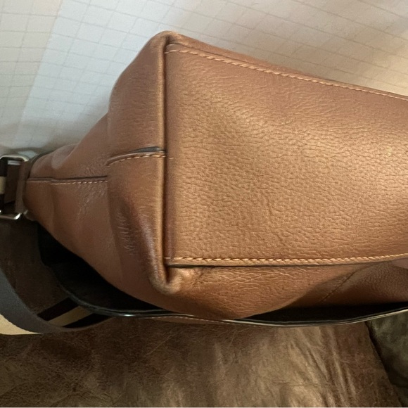 MCoach F28576 Brown Leather Messenger Bag - Adjustable Striped Strap - Picture 4 of 15